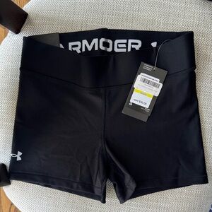 Under Armour Women's Athletic Black Compression Shorts, Size Medium. NWT